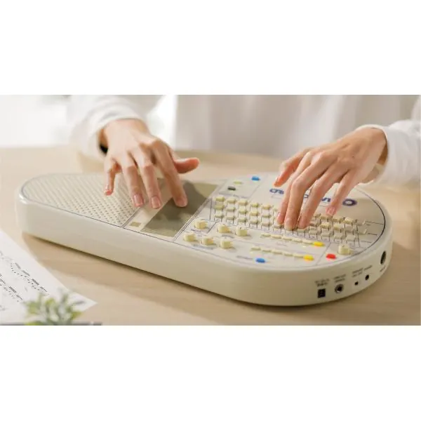 Suzuki Omnichord OM108
